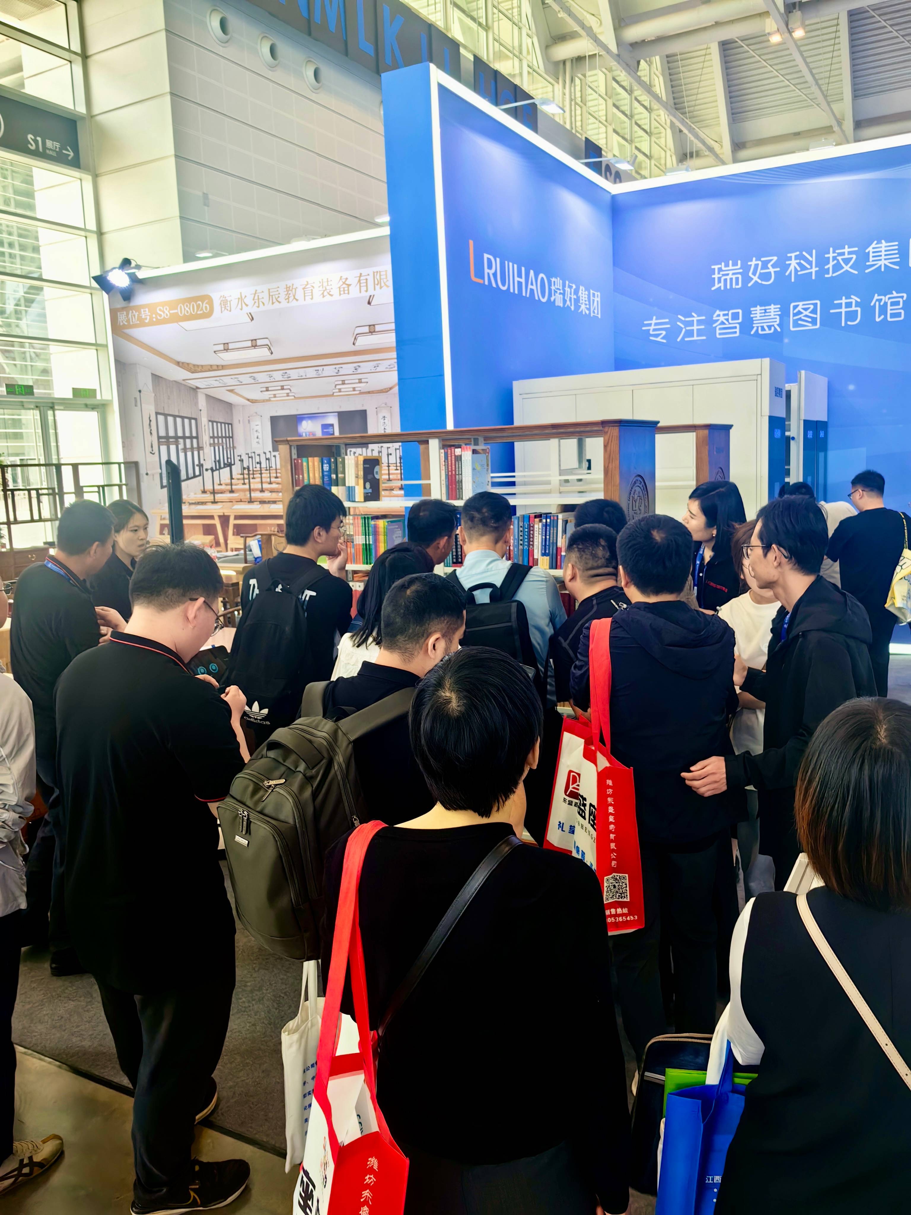 【展會(huì)收官 | 感恩同行】瑞好集團(tuán)教裝展現(xiàn)場(chǎng)紀(jì)實(shí)：用專注與真誠(chéng)收獲信任